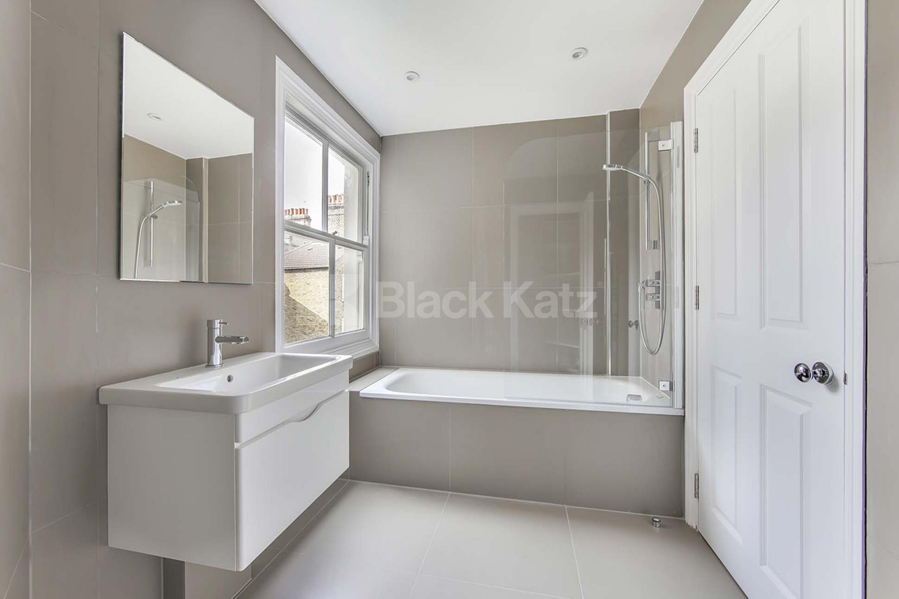 Triplex & offering 1160 Sq. Ft. of living & entertaining space Kendoa Road, Clapham SW4